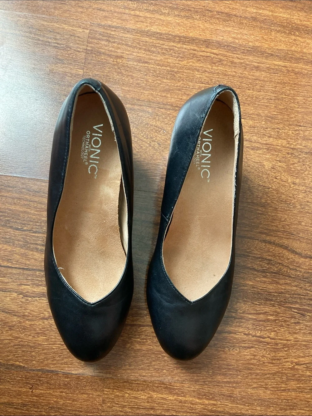 Vionic Black Leather Wedge Pumps with Croc-Textured Heel Sz 7